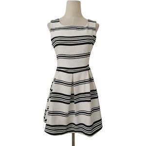 sz: S, black & white striped dress